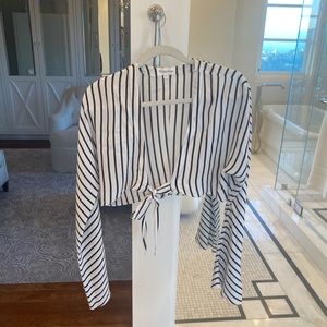 Privacy Please crop tie top!